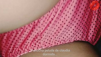 Preview 3 of Valentine Fuking Videos - La conchita peluda de mi esposa claudia en bombacha