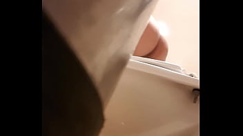 Preview 3 of Gay Rus Porno - SPY IN WC