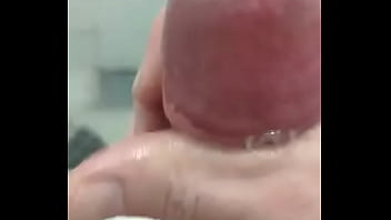 Preview 2 of Zooskolcom - Paja en el ba&ntilde_o