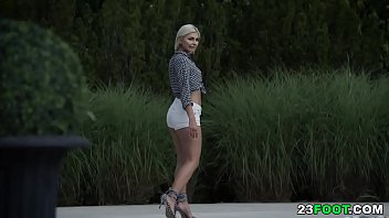 Preview 2 of Full Beard - Nicole Brix knows how to handle her feet to make a guy happy