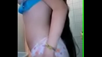 Preview 2 of Japanes Massage Oil - Jovencita sexy se muestra
