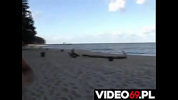 Preview 1 of Alia Ocean - Polskie porno - Mamuśka poderwana na plaży