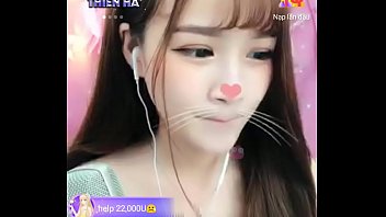 Preview 1 of Kak Azian - B&eacute_ Min trở lại tr&ecirc_n livestream Uplive