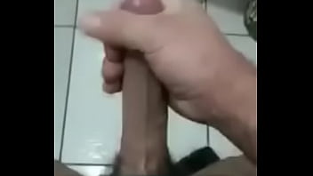 Preview 2 of Mea Khaleva - Maduro batendo uma p