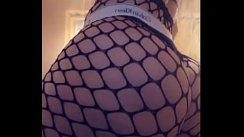 Preview 1 of Rides Doggy Fuck - Shemale Mexicana ense&ntilde_ando su tremendo culazo