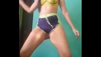 Preview 1 of Uflashtv Public - NOVINHA SHORTINHO COLADO