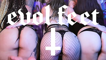 Preview 1 of Dpa Xxx - Mean Bitches In Foot Fetish Threesome