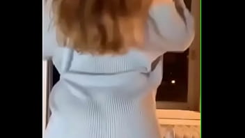 Preview 2 of De Deru - Redhead amateur british girl twerks her cheeks