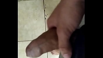 Preview 3 of Gdvwhsioo - Novinho fazendo carinho no seu pau