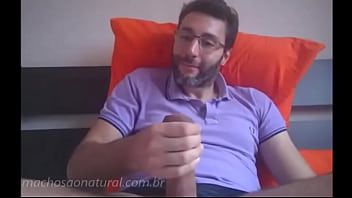 Preview 1 of Big Mouthfuls 18 - Prof batendo uma