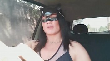 Preview 3 of Oma Hotel Porno - Uber da Pikachu Bianca se diverte com os brinquedos  que ganhou  fazendo uber.