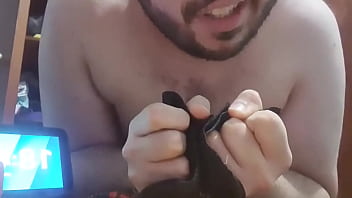 Preview 4 of Fucks Girl - EscoteSampa quer dar uma cueca de presente pra quem fuder ele