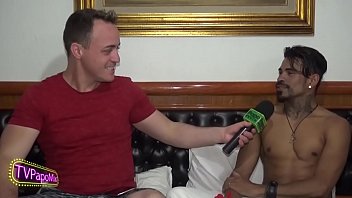 Preview 2 of Ass Pou - #Suite69 - Pornstar Ronny Aislan fala sobre os filmes para o MundoMais - Parte 2