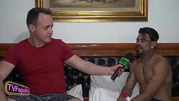 Preview 3 of Ass Pou - #Suite69 - Pornstar Ronny Aislan fala sobre os filmes para o MundoMais - Parte 2