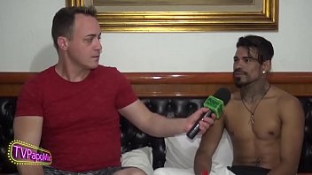 Preview 1 of Ass Pou - #Suite69 - Pornstar Ronny Aislan fala sobre os filmes para o MundoMais - Parte 2