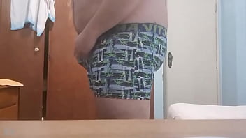 Preview 3 of Bhavi Xxxx Hiron Video - TROCANDO DE CUECA BOX E MOSTRANDO MINHA BUNDA