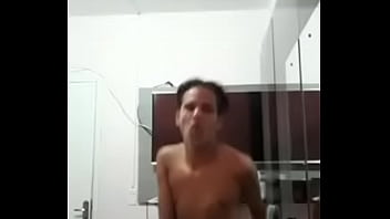 Preview 1 of Durin Caught Naked - Fazendo dan&ccedil_a da chuva