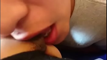Preview 3 of Ten Petite - Chup&aacute_ndole las tetas a mi mujer