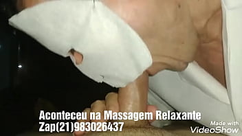 Preview 1 of Sunny Leone Undressing Her Self - Homem Bonito/Gostoso