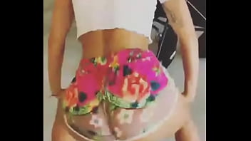 Preview 4 of Sex Unter Der Schwimmbad Dusche - MI PRIMA ME BAILA MUY RICO MIENTRAS LA GRABO