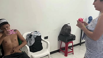 Preview 1 of Mn Ass - Deliciaslatinas1 - update #33 -follo a mi hijastra cuando llega del parque con su helado - Nov 15,  2024