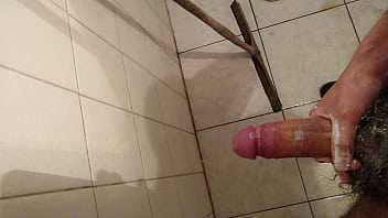 Preview 4 of Kutte Ne Mari Ladki Ki Chut - Paja en la ducha