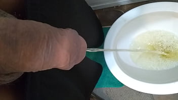 Preview 3 of Hd Sexdino - Uncut peeing