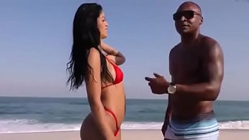 Preview 3 of Momssexteach - Transa na praia