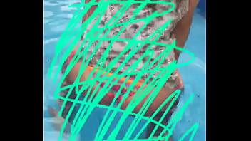 Preview 1 of 50 Men Gangbang Fucked Girl - Novinha Rebolando na Piscina