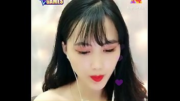 Preview 4 of Vip Khusra Sex Full - Em g&aacute_i Sarah livestream Uplive