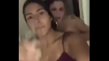 Preview 2 of Big Boobhijab - Novinha carioca rebolando