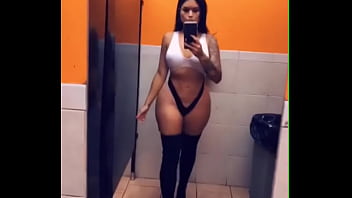 Preview 2 of Asiendo Sexo En El Monte - Big Ass Nudist Stripper MILF Stephanie P. 02