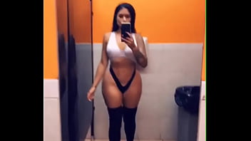 Preview 1 of Asiendo Sexo En El Monte - Big Ass Nudist Stripper MILF Stephanie P. 02
