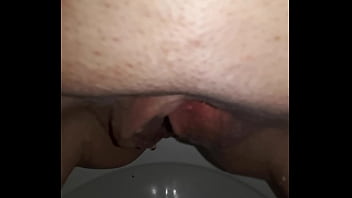 Preview 2 of Tentera Us Rogol Perempuan Iraq - Pisse an der Arbeit auf die klobrille und boden