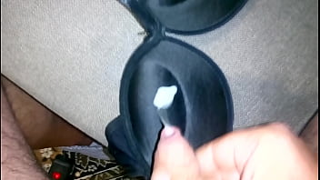 Preview 2 of Pak Xxln - cum satin bra