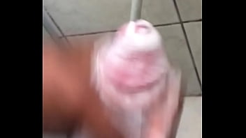 Preview 1 of Bbc Anal Torture - Daquele jeito part 2 - tomando um banho e brincando com o bb