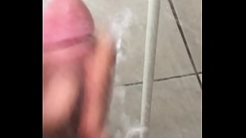 Preview 4 of Bbc Anal Torture - Daquele jeito part 2 - tomando um banho e brincando com o bb