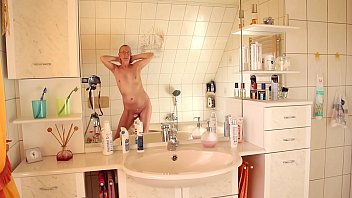 Preview 4 of Spycam Toilet Gadis Myanmar - Spiegelwichsen mit Nackedei 10
