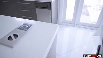 Preview 1 of Asli Picture Wali Bf - Made my sexy latina stepmom feed me when she came home