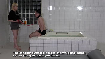 Preview 1 of Biggest Cumshots Ever - Japanese mistress Subaru washes a masochist man in a bathroom