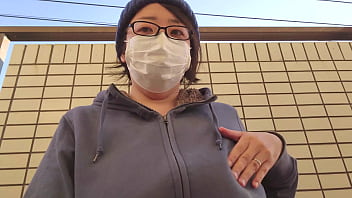 Preview 1 of Fuckd Com - A married woman masturbating with a vibrator on the balcony：The full video is&rarr_https://www.xvideos.red/channels/aika-frau