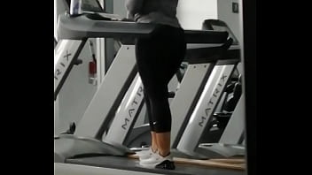 Preview 2 of Enzzers Com - Big ass at gym