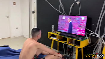 Preview 1 of Bad Mmel - Assistindo O Jogo E Fodendo Minha Mulher