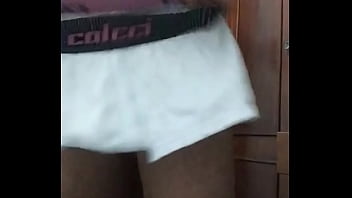 Preview 3 of Lennox Luxe In Brazzers - Pau duro depois do banho