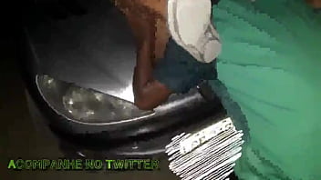 Preview 1 of Hollywood Scence - Casada Fode com novinho Fora do carro em Rua escura a noite enquanto marido assiste e filma no RJ - V&iacute_deo Completo em Xvideos Red