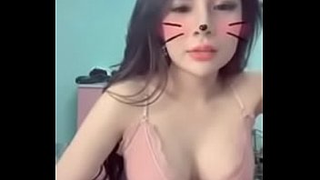 Preview 4 of Son Race Mom Pron Video Bf - Em g&aacute_i lộ ngực tr&ecirc_n livestream Uplive