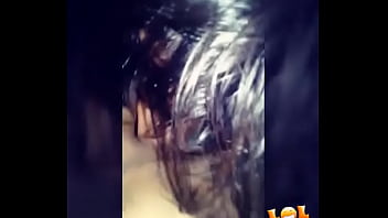 Preview 4 of Lif Mol - le digo que si no le que le grabe,  y me dice que necesita una linterna,  mojadita salida de la ducha