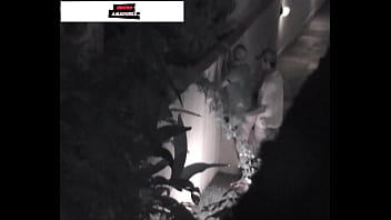 Preview 3 of Girl Army Porn - Casal jovem &eacute_ flagrado fazendo sexo em &aacute_rea de uso comum no condom&iacute_nio