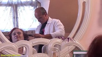 Preview 1 of Rel Ki Xxx - curvy fucked by her hairdresser