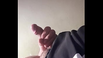 Preview 1 of Sex Krna He - Deitado com a pistola na m&atilde_o